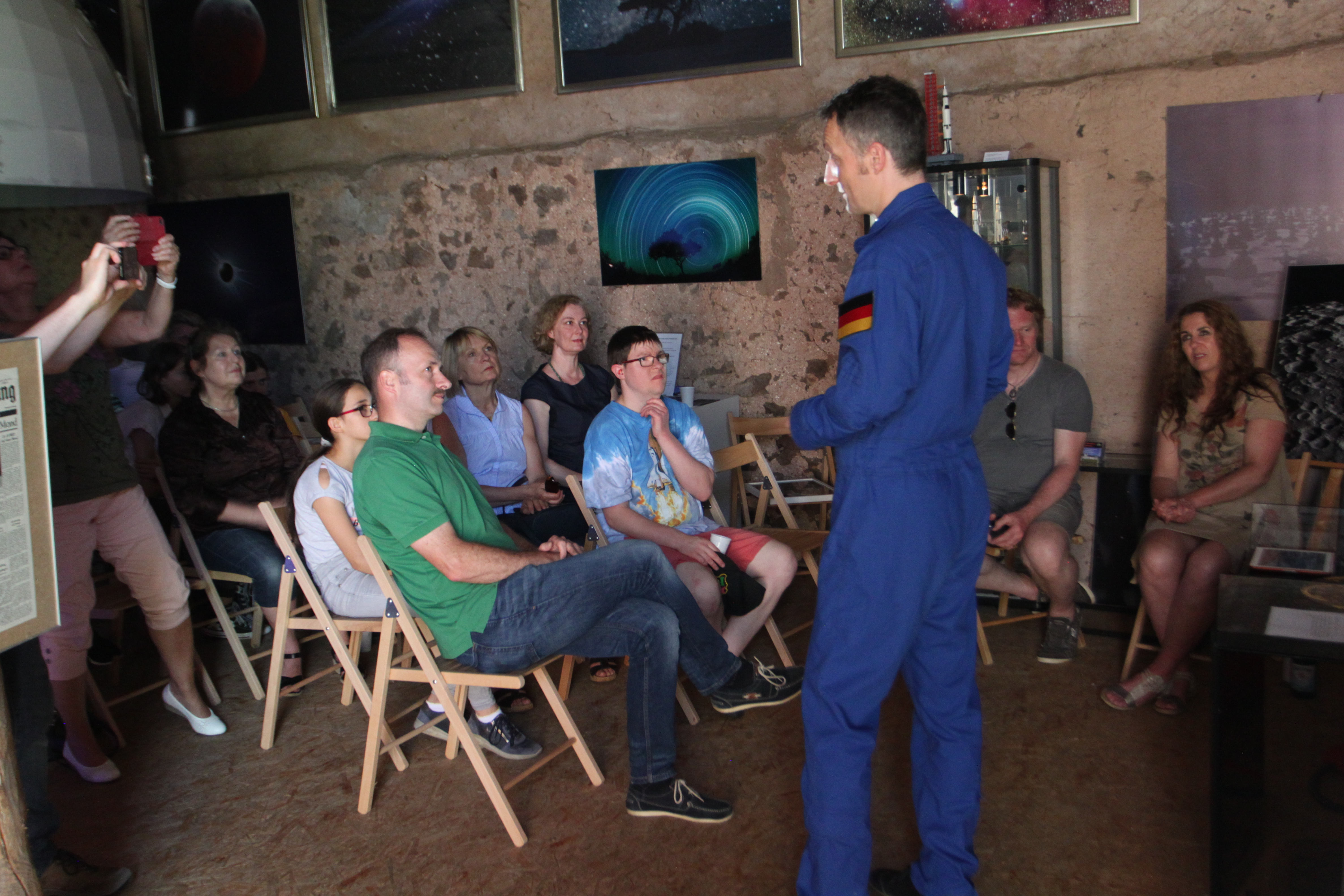 Der ESA Astronaut Matthias Maurer zu Besuch im Weltraum-Atelier Nohfelden