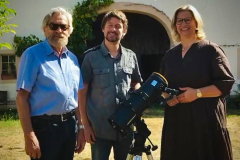 Die Ministerpräsidentin Anke Rehlinger zu Besuch bei einer barrierefreien Veranstaltung im Rahmen des Projektes "Saarland überirdisch"